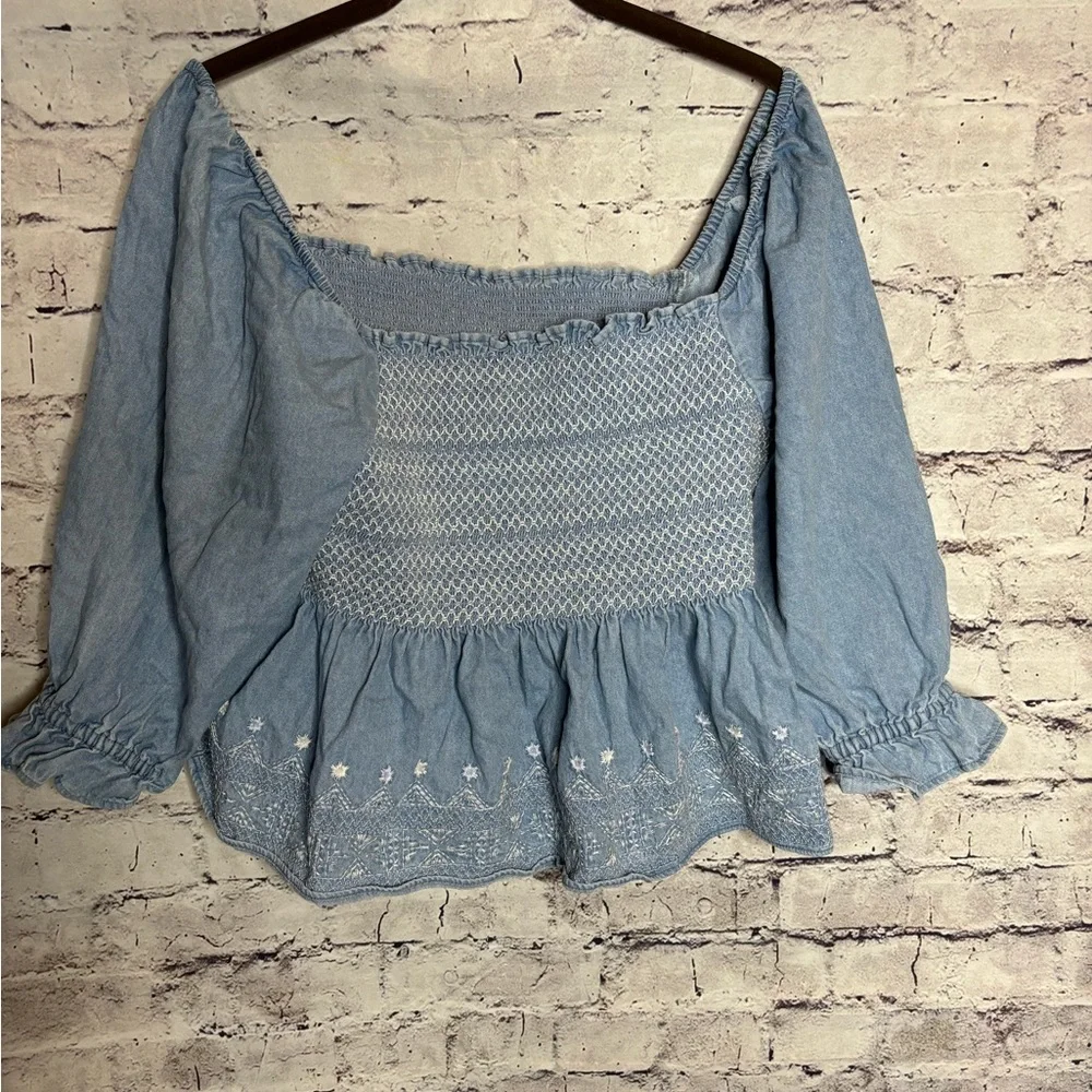 Medium American eagle cropped blue top with embroidered white detail - Picture 5 of 6